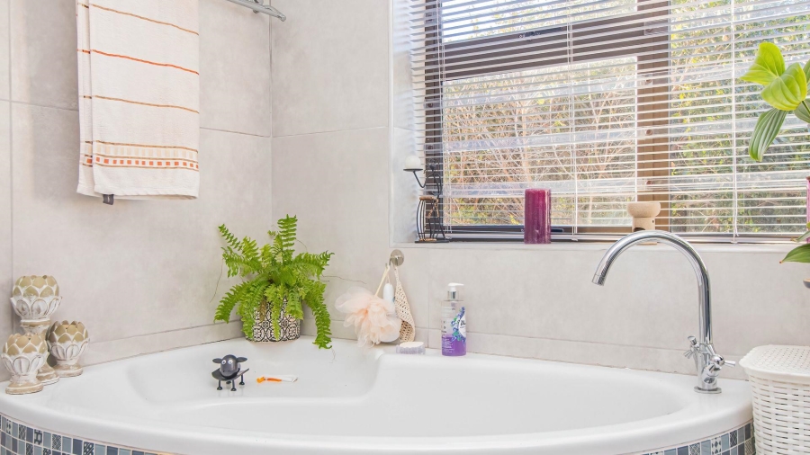 3 Bedroom Property for Sale in De Kelders Western Cape